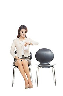 포토 JPG 스튜디오촬영 전신 직업 우먼라이프 라이프스타일 응시 여자 시계 의자 비즈니스 실내 한명 미소 웃음 누끼 사람 앉기 동양인 정장 20대 성인 앞모습 치마 한국인 구직 시간 직장인 비즈니스우먼 목표 하이힐 면접 열정 여자만 여자한명만 성인여자만 청년만 청년여자만 성인한명만 청년여자한명만 성인여자한명만 성인만 국내포토 1 시선 옷 감정 구두 뷰포인트 가구 컨셉 모션 하의 표정 인종 청년 내부 생활 여성화 파일형식