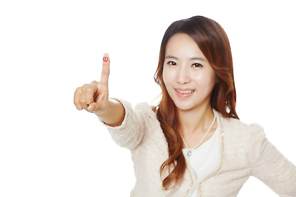 포토 JPG 스튜디오촬영 직업 우먼라이프 라이프스타일 긴머리 여자 비즈니스 모션 실내 한명 미소 웃음 누끼 사람 동양인 정장 손짓 상반신 20대 성인 앞모습 아웃포커스 한국인 직장인 비즈니스우먼 투표 선거 여자만 여자한명만 성인여자만 청년만 청년여자만 성인한명만 청년여자한명만 성인여자한명만 성인만 유권자 국내포토 1 헤어스타일 옷 뷰포인트 촬영기법 표정 인종 청년 내부 생활 민주주의 파일형식