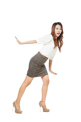 포토 JPG 스튜디오촬영 전신 직업 우먼라이프 라이프스타일 긴머리 여자 포즈 비즈니스 모션 실내 한명 서기 미소 웃음 누끼 사람 동양인 정장 손짓 20대 성인 옆모습 치마 한국인 직장인 비즈니스우먼 하이힐 여자만 여자한명만 성인여자만 청년만 청년여자만 성인한명만 청년여자한명만 성인여자한명만 성인만 국내포토 1 헤어스타일 옷 구두 뷰포인트 하의 표정 인종 청년 내부 생활 여성화 파일형식