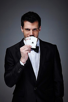 포토 JPG 스튜디오촬영 서양인 외국인 백인 해외기획촬영 라이프스타일 2012년태국 남자 맨라이프 회색배경 실내 한명 사람 정장 상반신 성인 앞모습 30대 게임 트럼프 도박 카지노 딜러 포커 도박장 남자만 남자한명만 성인남자만 성인한명만 성인남자한명만 장년만 장년남자만 장년남자한명만 성인만 국내포토 1 옷 뷰포인트 백그라운드 놀이 인종 내부 생활 장년 놀이용품 회색 파일형식