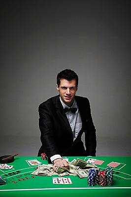 포토 JPG 스튜디오촬영 서양인 외국인 백인 해외기획촬영 라이프스타일 2012년태국 남자 맨라이프 돈 회색배경 성공 담배 실내 한명 미소 웃음 사람 정장 상반신 성인 앞모습 30대 기쁨 게임 우승 트럼프 포커칩 도박 돈다발 카지노 딜러 포커 재떨이 획득 도박장 남자만 남자한명만 성인남자만 성인한명만 성인남자한명만 장년만 장년남자만 장년남자한명만 성인만 국내포토 놀이칩 1 옷 감정 뷰포인트 백그라운드 컨셉 놀이 표정 인종 내부 생활 장년 놀이용품 회색 최고 재산 파일형식