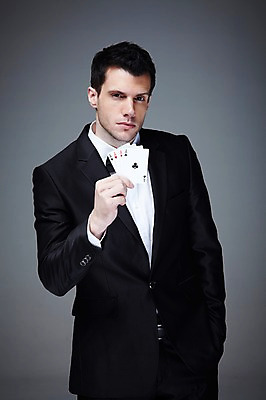 포토 JPG 스튜디오촬영 서양인 외국인 백인 해외기획촬영 라이프스타일 2012년태국 남자 맨라이프 회색배경 실내 한명 사람 정장 상반신 성인 앞모습 30대 게임 트럼프 도박 카지노 딜러 포커 도박장 남자만 남자한명만 성인남자만 성인한명만 성인남자한명만 장년만 장년남자만 장년남자한명만 성인만 국내포토 1 옷 뷰포인트 백그라운드 놀이 인종 내부 생활 장년 놀이용품 회색 파일형식