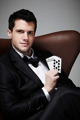 포토 JPG 스튜디오촬영 서양인 외국인 백인 해외기획촬영 라이프스타일 2012년태국 남자 맨라이프 의자 회색배경 실내 한명 들기 사람 앉기 정장 경기 성인 앞모습 30대 게임 트럼프 도박 카지노 딜러 포커 도박장 남자만 남자한명만 성인남자만 성인한명만 성인남자한명만 장년만 장년남자만 장년남자한명만 성인만 국내포토 1 옷 스포츠 뷰포인트 가구 백그라운드 모션 놀이 인종 내부 생활 장년 놀이용품 회색 파일형식