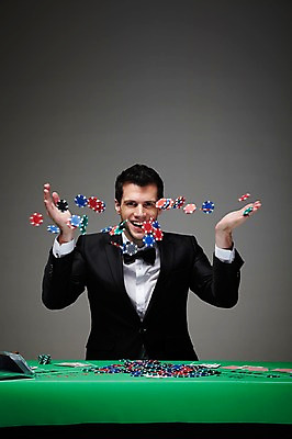 포토 JPG 스튜디오촬영 서양인 외국인 백인 해외기획촬영 라이프스타일 2012년태국 남자 맨라이프 회색배경 성공 실내 한명 미소 웃음 사람 정장 상반신 성인 앞모습 30대 기쁨 게임 우승 트럼프 던지기 포커칩 도박 카지노 딜러 포커 획득 도박장 남자만 남자한명만 성인남자만 성인한명만 성인남자한명만 장년만 장년남자만 장년남자한명만 성인만 국내포토 놀이칩 1 옷 감정 뷰포인트 백그라운드 컨셉 모션 놀이 표정 인종 내부 생활 장년 놀이용품 회색 최고 파일형식