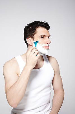 포토 JPG 스튜디오촬영 서양인 외국인 백인 해외기획촬영 라이프스타일 2012년태국 남자 맨라이프 러닝셔츠 회색배경 실내 한명 들기 사람 상반신 성인 옆모습 30대 민소매 뷰티 거품 세수 크림 면도 면도기 비누거품 면도크림 남자만 남자한명만 성인남자만 성인한명만 성인남자한명만 장년만 장년남자만 장년남자한명만 성인만 그루밍족 국내포토 1 뷰포인트 백그라운드 셔츠 상의 모션 인종 내부 생활 장년 위생용품 청결 회색 파일형식