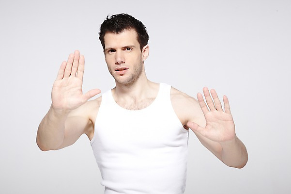 포토 JPG 스튜디오촬영 서양인 외국인 백인 해외기획촬영 라이프스타일 2012년태국 남자 맨라이프 러닝셔츠 모션 회색배경 실내 한명 사람 손짓 상반신 성인 앞모습 30대 민소매 뷰티 거절 남자만 남자한명만 성인남자만 성인한명만 성인남자한명만 장년만 장년남자만 장년남자한명만 성인만 국내포토 1 뷰포인트 백그라운드 컨셉 셔츠 상의 인종 내부 생활 장년 회색 파일형식