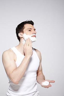 포토 JPG 스튜디오촬영 서양인 외국인 백인 해외기획촬영 라이프스타일 2012년태국 남자 맨라이프 러닝셔츠 회색배경 실내 한명 사람 상반신 성인 옆모습 30대 민소매 뷰티 거품 세수 크림 바르기 면도 비누거품 면도크림 남자만 남자한명만 성인남자만 성인한명만 성인남자한명만 장년만 장년남자만 장년남자한명만 성인만 그루밍족 국내포토 1 뷰포인트 백그라운드 셔츠 상의 모션 인종 내부 생활 장년 위생용품 청결 회색 파일형식