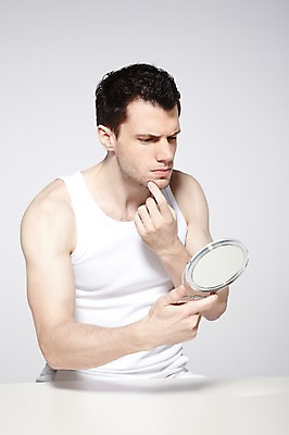 포토 JPG 스튜디오촬영 서양인 외국인 백인 해외기획촬영 라이프스타일 응시 2012년태국 남자 맨라이프 러닝셔츠 회색배경 실내 한명 들기 사람 상반신 성인 앞모습 30대 민소매 뷰티 거울 피부관리 손거울 남자만 남자한명만 성인남자만 성인한명만 성인남자한명만 장년만 장년남자만 장년남자한명만 성인만 국내포토 1 시선 뷰포인트 백그라운드 셔츠 상의 모션 인종 내부 생활 장년 회색 파일형식