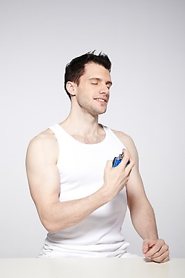 포토 JPG 스튜디오촬영 서양인 외국인 백인 해외기획촬영 라이프스타일 2012년태국 남자 맨라이프 러닝셔츠 회색배경 실내 한명 미소 웃음 들기 사람 상반신 성인 옆모습 30대 민소매 뷰티 눈감음 화장품 뿌리기 향수 남자만 남자한명만 성인남자만 성인한명만 성인남자한명만 장년만 장년남자만 장년남자한명만 성인만 그루밍족 국내포토 1 뷰포인트 백그라운드 셔츠 상의 모션 표정 인종 내부 생활 장년 회색 파일형식