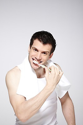 포토 JPG 스튜디오촬영 서양인 외국인 백인 해외기획촬영 라이프스타일 2012년태국 남자 맨라이프 러닝셔츠 회색배경 실내 한명 미소 웃음 들기 사람 상반신 성인 앞모습 30대 수건 민소매 뷰티 양치 세수 칫솔 남자만 남자한명만 성인남자만 성인한명만 성인남자한명만 장년만 장년남자만 장년남자한명만 성인만 국내포토 1 뷰포인트 백그라운드 셔츠 상의 모션 표정 인종 내부 생활 장년 위생용품 청결 회색 파일형식