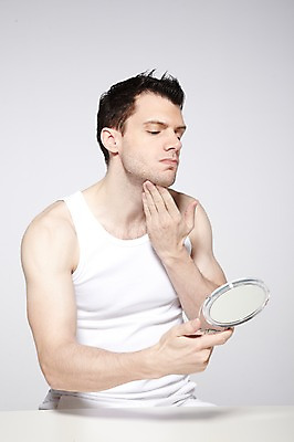 포토 JPG 스튜디오촬영 서양인 외국인 백인 해외기획촬영 라이프스타일 응시 2012년태국 남자 맨라이프 러닝셔츠 회색배경 실내 한명 들기 사람 상반신 성인 옆모습 30대 민소매 뷰티 거울 피부관리 손거울 남자만 남자한명만 성인남자만 성인한명만 성인남자한명만 장년만 장년남자만 장년남자한명만 성인만 국내포토 1 시선 뷰포인트 백그라운드 셔츠 상의 모션 인종 내부 생활 장년 회색 파일형식