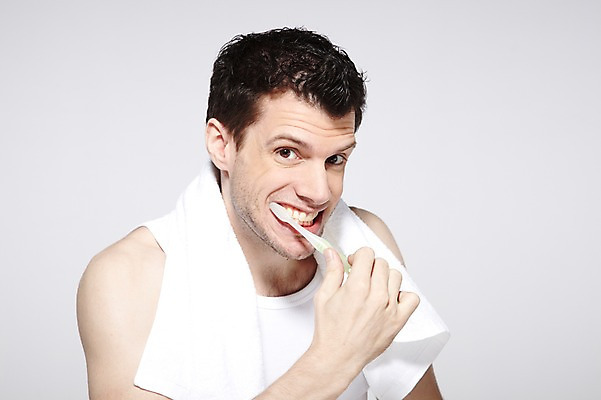 포토 JPG 스튜디오촬영 서양인 외국인 백인 해외기획촬영 라이프스타일 2012년태국 남자 맨라이프 러닝셔츠 회색배경 실내 한명 들기 사람 상반신 성인 앞모습 30대 수건 민소매 뷰티 양치 세수 칫솔 남자만 남자한명만 성인남자만 성인한명만 성인남자한명만 장년만 장년남자만 장년남자한명만 성인만 국내포토 1 뷰포인트 백그라운드 셔츠 상의 모션 인종 내부 생활 장년 위생용품 청결 회색 파일형식