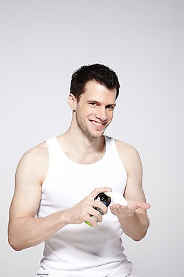 포토 JPG 스튜디오촬영 서양인 외국인 백인 해외기획촬영 라이프스타일 2012년태국 남자 맨라이프 러닝셔츠 회색배경 실내 한명 미소 웃음 들기 사람 상반신 성인 앞모습 30대 민소매 뷰티 거품 세수 크림 면도 비누거품 면도크림 남자만 남자한명만 성인남자만 성인한명만 성인남자한명만 장년만 장년남자만 장년남자한명만 성인만 그루밍족 국내포토 1 뷰포인트 백그라운드 셔츠 상의 모션 표정 인종 내부 생활 장년 위생용품 청결 회색 파일형식