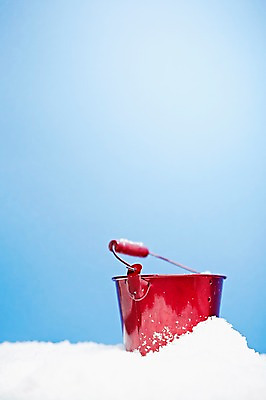 포토 JPG 스튜디오촬영 계절 백그라운드 겨울 실내 통 손잡이 사람없음 설원 눈 양동이 오브젝트 국내포토 자연요소 날씨 눈_날씨 내부 파일형식