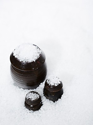 포토 JPG 스튜디오촬영 계절 백그라운드 겨울 실내 사람없음 눈 항아리 오브젝트 국내포토 자연요소 날씨 내부 도자기 파일형식