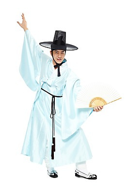 포토 JPG 스튜디오촬영 전신 모자 한국문화 한국전통 전통 남자 전통문화 포즈 한국 실내 한명 서기 미소 웃음 들기 누끼 사람 동양인 20대 성인 앞모습 한국인 춤 부채 전통의상 한복 전통무용 고무신 신분 양반 두루마기 전통부채 부채춤 한국무용 선비 남자만 남자한명만 성인남자만 청년만 청년남자만 청년남자한명만 성인한명만 성인남자한명만 성인만 국내포토 갓모자 모자_잡화 1 동양문화 잡화 아시아 문화 뷰포인트 신발 모션 문화예술 전통소품 표정 인종 청년 내부 전통공연 파일형식