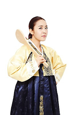 포토 JPG 스튜디오촬영 한국문화 한국전통 전통 여자 전통문화 한국 실내 전래동화 한명 서기 들기 누끼 사람 동양인 상반신 20대 성인 옆모습 한국인 전통의상 한복 신분 주걱 양반 흥부와놀부 놀부마누라 밥주걱 여자만 여자한명만 성인여자만 청년만 청년여자만 성인한명만 청년여자한명만 성인여자한명만 성인만 국내포토 1 동양문화 아시아 문화 뷰포인트 모션 주방용품 동화 인종 청년 내부 파일형식