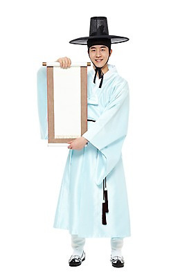 포토 JPG 스튜디오촬영 전신 모자 한국문화 한국전통 전통 남자 전통문화 한국 실내 한명 서기 미소 웃음 들기 누끼 사람 동양인 20대 성인 앞모습 한국인 전통의상 한복 두루마리 고무신 신분 족자 양반 두루마기 선비 남자만 남자한명만 성인남자만 청년만 청년남자만 청년남자한명만 성인한명만 성인남자한명만 성인만 국내포토 갓모자 모자_잡화 1 동양문화 잡화 아시아 문화 뷰포인트 신발 모션 전통소품 표정 인종 청년 내부 파일형식