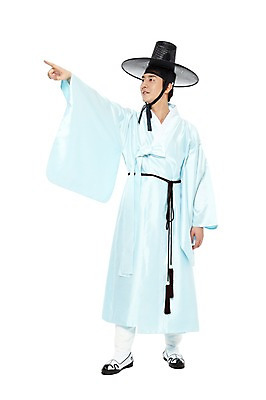 포토 JPG 스튜디오촬영 전신 모자 한국문화 한국전통 전통 응시 남자 전통문화 모션 한국 실내 한명 서기 누끼 사람 동양인 손짓 20대 성인 앞모습 한국인 가리킴 전통의상 한복 고무신 신분 양반 두루마기 선비 남자만 남자한명만 성인남자만 청년만 청년남자만 청년남자한명만 성인한명만 성인남자한명만 성인만 국내포토 갓모자 모자_잡화 1 동양문화 시선 잡화 아시아 문화 뷰포인트 신발 전통소품 인종 청년 내부 파일형식