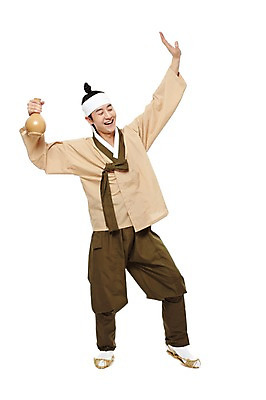 포토 JPG 스튜디오촬영 전신 한국문화 한국전통 전통 남자 전통문화 포즈 모션 술병 한국 실내 한명 서기 미소 웃음 들기 누끼 사람 동양인 20대 성인 앞모습 눈감음 한국인 춤 전통의상 한복 음주 즐거움 신분 짚신 평민 마당쇠 전통주 남자만 남자한명만 성인남자만 청년만 청년남자만 청년남자한명만 성인한명만 성인남자한명만 성인만 국내포토 1 동양문화 감정 아시아 문화 뷰포인트 신발 병_용기 문화예술 주류 전통소품 표정 인종 청년 내부 파일형식