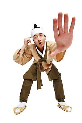 포토 JPG 스튜디오촬영 전신 한국문화 한국전통 전통 남자 전통문화 모션 한국 실내 한명 서기 누끼 사람 동양인 손짓 20대 성인 앞모습 한국인 전통의상 한복 호기심 신분 짚신 평민 마당쇠 남자만 남자한명만 성인남자만 청년만 청년남자만 청년남자한명만 성인한명만 성인남자한명만 성인만 국내포토 1 동양문화 감정 아시아 문화 뷰포인트 신발 컨셉 전통소품 인종 청년 내부 파일형식