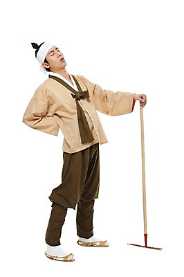 포토 JPG 스튜디오촬영 전신 한국문화 한국전통 전통 남자 전통문화 한국 실내 피곤 한명 서기 누끼 사람 동양인 20대 성인 옆모습 농사 눈감음 한국인 도박 농부 전통의상 한복 농기구 신분 짚신 평민 마당쇠 고무래 남자만 남자한명만 성인남자만 청년만 청년남자만 청년남자한명만 성인한명만 성인남자한명만 성인만 국내포토 직업 1 동양문화 아시아 문화 뷰포인트 신발 컨셉 농업 모션 전통소품 인종 청년 내부 파일형식