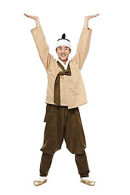 포토 JPG 스튜디오촬영 전신 한국문화 한국전통 전통 남자 전통문화 모션 한국 실내 한명 서기 미소 웃음 누끼 사람 동양인 손짓 20대 성인 앞모습 손들기 한국인 전통의상 한복 신분 짚신 평민 마당쇠 남자만 남자한명만 성인남자만 청년만 청년남자만 청년남자한명만 성인한명만 성인남자한명만 성인만 국내포토 1 동양문화 아시아 문화 뷰포인트 신발 전통소품 표정 인종 청년 내부 파일형식