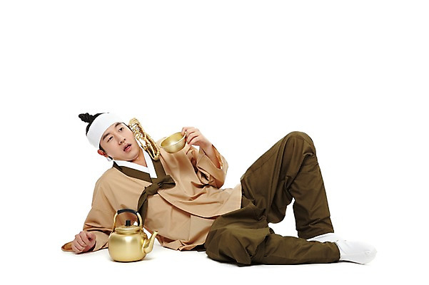 포토 JPG 스튜디오촬영 전신 한국문화 한국전통 전통 남자 전통문화 술잔 주전자 잔 한국 실내 한명 들기 누끼 사람 동양인 20대 성인 앞모습 눕기 한국인 전통의상 한복 만취 음주 신분 짚신 평민 마당쇠 전통주 남자만 남자한명만 성인남자만 청년만 청년남자만 청년남자한명만 성인한명만 성인남자한명만 성인만 국내포토 1 동양문화 식기 아시아 문화 뷰포인트 신발 모션 주방용품 주류 전통소품 인종 청년 내부 술취함 파일형식