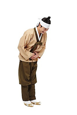 포토 JPG 스튜디오촬영 전신 한국문화 한국전통 전통 남자 전통문화 포즈 모션 한국 실내 숙이기 허리숙이기 한명 서기 미소 웃음 누끼 사람 동양인 20대 성인 옆모습 한국인 예절 인사 전통의상 한복 신분 짚신 평민 마당쇠 남자만 남자한명만 성인남자만 청년만 청년남자만 청년남자한명만 성인한명만 성인남자한명만 성인만 국내포토 1 동양문화 아시아 문화 뷰포인트 신발 전통소품 표정 인종 청년 내부 파일형식