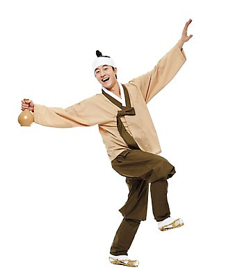 포토 JPG 스튜디오촬영 전신 한국문화 한국전통 전통 남자 전통문화 포즈 모션 술병 한국 실내 한명 서기 미소 웃음 들기 누끼 사람 동양인 20대 성인 옆모습 한국인 춤 전통의상 한복 음주 즐거움 신분 짚신 평민 마당쇠 전통주 남자만 남자한명만 성인남자만 청년만 청년남자만 청년남자한명만 성인한명만 성인남자한명만 성인만 국내포토 1 동양문화 감정 아시아 문화 뷰포인트 신발 병_용기 문화예술 주류 전통소품 표정 인종 청년 내부 파일형식