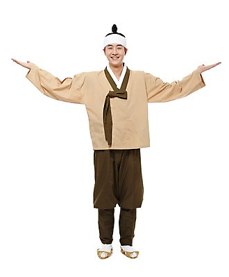 포토 JPG 스튜디오촬영 전신 한국문화 한국전통 전통 남자 전통문화 모션 팔벌리기 안내 한국 실내 한명 서기 미소 웃음 누끼 사람 동양인 손짓 20대 성인 앞모습 한국인 전통의상 한복 신분 짚신 평민 마당쇠 남자만 남자한명만 성인남자만 청년만 청년남자만 청년남자한명만 성인한명만 성인남자한명만 성인만 국내포토 1 동양문화 아시아 문화 뷰포인트 신발 전통소품 표정 인종 청년 내부 파일형식