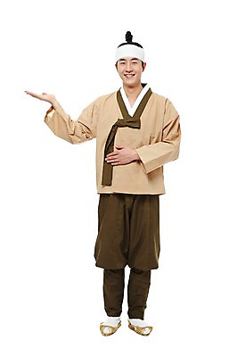 포토 JPG 스튜디오촬영 전신 한국문화 한국전통 전통 남자 전통문화 모션 안내 한국 실내 한명 서기 미소 웃음 누끼 사람 동양인 손짓 20대 성인 앞모습 한국인 전통의상 한복 신분 짚신 평민 마당쇠 남자만 남자한명만 성인남자만 청년만 청년남자만 청년남자한명만 성인한명만 성인남자한명만 성인만 국내포토 1 동양문화 아시아 문화 뷰포인트 신발 전통소품 표정 인종 청년 내부 파일형식