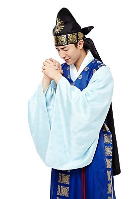 포토 JPG 스튜디오촬영 한국문화 한국전통 전통 남자 전통문화 한국 실내 한명 서기 누끼 사람 동양인 상반신 20대 성인 옆모습 눈감음 한국인 기도 전통의상 한복 신분 소원 손모으기 도령 복건 남자만 남자한명만 성인남자만 청년만 청년남자만 청년남자한명만 성인한명만 성인남자한명만 성인만 국내포토 1 동양문화 아시아 문화 뷰포인트 모션 전통소품 인종 손짓 청년 내부 파일형식