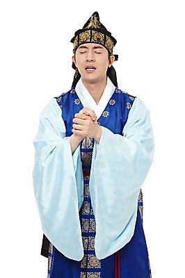 포토 JPG 스튜디오촬영 한국문화 한국전통 전통 남자 전통문화 한국 실내 한명 서기 누끼 사람 동양인 상반신 20대 성인 앞모습 눈감음 한국인 기도 전통의상 한복 신분 소원 손모으기 도령 복건 남자만 남자한명만 성인남자만 청년만 청년남자만 청년남자한명만 성인한명만 성인남자한명만 성인만 국내포토 1 동양문화 아시아 문화 뷰포인트 모션 전통소품 인종 손짓 청년 내부 파일형식