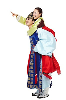 포토 JPG 스튜디오촬영 전신 한국문화 한국전통 전통 커플 여자 남자 전통문화 한국 실내 서기 미소 웃음 누끼 사람 동양인 20대 성인 두명 옆모습 한국인 가리킴 전통의상 한복 신분 업기 낭자 도령 복건 청년만 성인만 국내포토 동양문화 아시아 문화 뷰포인트 관계 모션 전통소품 표정 인종 손짓 청년 내부 파일형식