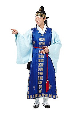 포토 JPG 스튜디오촬영 전신 한국문화 한국전통 전통 응시 남자 전통문화 모션 한국 실내 한명 서기 미소 웃음 누끼 사람 동양인 손짓 20대 성인 앞모습 한국인 가리킴 전통의상 한복 신분 도령 복건 남자만 남자한명만 성인남자만 청년만 청년남자만 청년남자한명만 성인한명만 성인남자한명만 성인만 국내포토 1 동양문화 시선 아시아 문화 뷰포인트 전통소품 표정 인종 청년 내부 파일형식