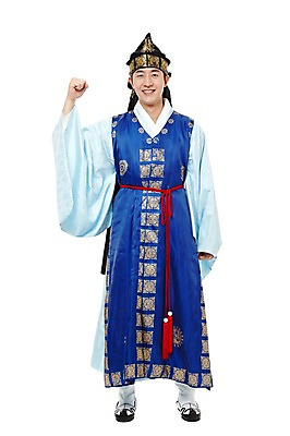 포토 JPG 스튜디오촬영 전신 한국문화 한국전통 전통 남자 전통문화 모션 한국 실내 한명 서기 미소 웃음 누끼 사람 동양인 손짓 20대 성인 앞모습 주먹 한국인 전통의상 한복 신분 도령 복건 남자만 남자한명만 성인남자만 청년만 청년남자만 청년남자한명만 성인한명만 성인남자한명만 성인만 국내포토 1 동양문화 아시아 문화 뷰포인트 전통소품 표정 인종 청년 내부 파일형식