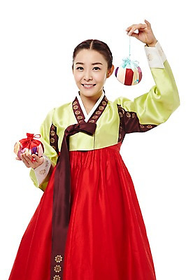 포토 JPG 스튜디오촬영 한국문화 한국전통 전통 여자 전통문화 복주머니 한국 실내 한명 미소 웃음 들기 누끼 사람 동양인 상반신 20대 성인 앞모습 한국인 전통의상 한복 신분 낭자 여자만 여자한명만 성인여자만 청년만 청년여자만 성인한명만 청년여자한명만 성인여자한명만 성인만 국내포토 1 동양문화 아시아 문화 뷰포인트 모션 전통소품 표정 인종 청년 내부 파일형식