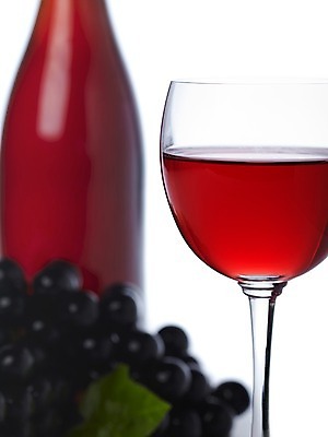 포토 JPG 스튜디오촬영 음료 백그라운드 와인잔 과일 포도 술병 유리병 잔 주류 실내 누끼 근접촬영 사람없음 아웃포커스 컵 와인 알코올 레드와인 음주 오브젝트 국내포토 식기 뷰포인트 술잔 병_용기 촬영기법 내부 파일형식