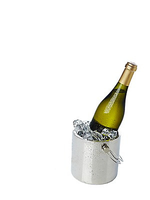 포토 JPG 스튜디오촬영 음료 백그라운드 술병 유리병 주류 실내 통 누끼 사람없음 와인 얼음 물방울 알코올 병 화이트와인 양동이 음주 오브젝트 와인쿨러 국내포토 자연요소 식기 병_용기 내부 파일형식