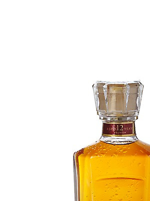 포토 JPG 스튜디오촬영 음료 백그라운드 술병 유리병 주류 실내 누끼 근접촬영 사람없음 아웃포커스 물방울 알코올 병 음주 오브젝트 양주 위스키 국내포토 식기 뷰포인트 병_용기 촬영기법 내부 파일형식