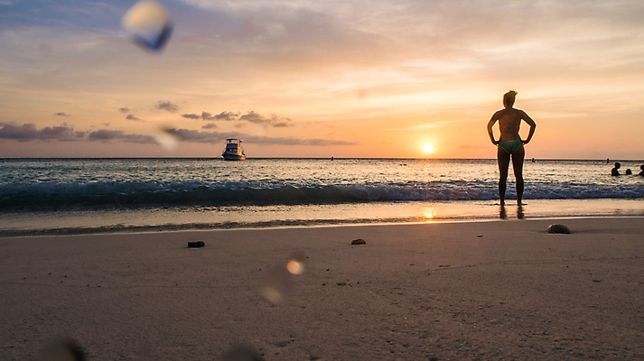 포토 JPG 해외이미지 모래 바다 섬 자연 휴가 사람없음 파란색 노란색 터키석 해외202004 해외포토 컬러 보석 생태계 파일형식 이미지허브