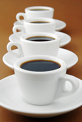 포토 JPG 해외이미지 커피 음료 아침 사람없음 컵 갈색 검은색 힘 카페 흰색 신선 아침식사 갈증 컵받침 아로마 에스프레소 중독 양조 카페인 해외202004 해외포토 주간 식기 컬러 상점 식사 받침대 파일형식 이미지허브