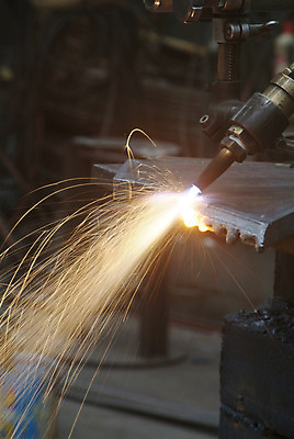 포토 JPG 해외이미지 접시 산업 공장 불꽃 사람없음 빛 뜨거움 자르기 철 가스 무거움 철강 해외202004 해외포토 식기 공업 모션 불 무게 파일형식 이미지허브