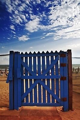 포토 JPG 해외이미지 구름 바다 하늘 사람없음 여름 파란색 통로 대문 해외202004 해외포토 자연요소 계절 컬러 문 파일형식 이미지허브