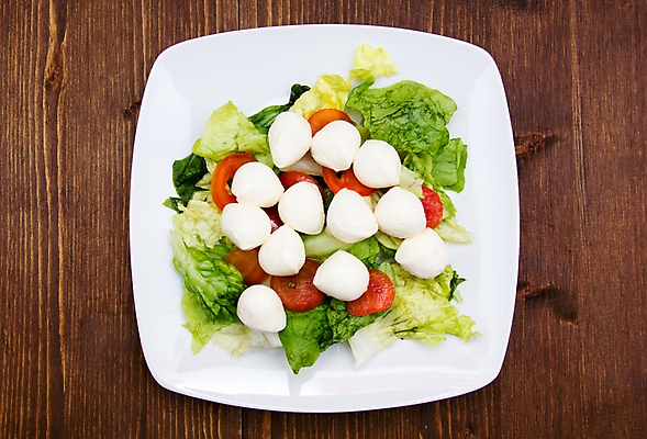 포토 JPG 해외이미지 전통 접시 음식 백그라운드 다이어트 토마토 채소 재료 공 탁자 치즈 건강 요리 사람없음 목재 빨간색 초록색 식사 저녁식사 이탈리아 샐러드 흰색 신선 체리 애피타이저 작음 지중해 먹기 유기농 날것 내추럴 점심식사 고립 구성 모짜렐라치즈 미니 채식주의자 해외202004 해외포토 나무 식기 웰빙 유럽 바다 컬러 가구 과일 모션 유제품 크기 채식 파일형식 이미지허브