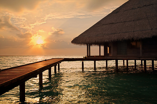 포토 JPG 해외이미지 구름 바다 섬 자연 호텔 휴가 열대 사람없음 물 관광지 햇빛 태양 맑음 일몰 신혼여행 오솔길 휴양지 하와이 쿠바 석호 몰디브 해외202004 해외포토 자연요소 아시아 길 여행 결혼 숙소 날씨 노을 미국 장소 중앙아메리카 생태계 파일형식 이미지허브