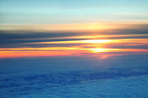 포토 JPG 해외이미지 구름 오렌지 안테나 풍경 사람없음 파란색 빛 컬러풀 태양 일출 어둠 일몰 해외202004 해외포토 자연요소 컬러 과일 통신 노을 파일형식 이미지허브
