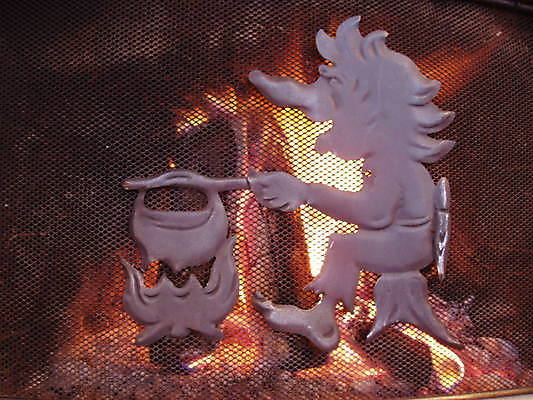 포토 JPG 해외이미지 휴식 따뜻함 사람없음 목재 빛 반짝임 에너지 뜨거움 그릴 냄비 모닥불 혀 벽난로 통나무 연소 석탄 캐서롤 화상 해외202004 해외포토 나무 컨셉 재료 모션 주방용품 불 용기_그릇 입 상처 솥 파일형식 이미지허브