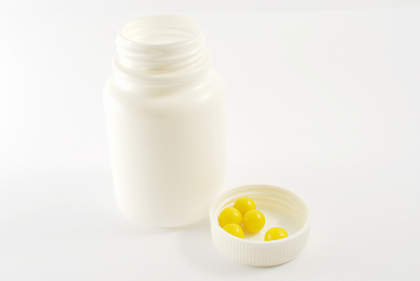 포토 JPG 해외이미지 백그라운드 건강 병원 사람없음 알약 약 3D 고통 흰색 약초 질병 약국 준비 예방 처방 조제 고립 마약 비타민C 항생제 해외202004 해외포토 감정 컬러 의학 풀_식물 디지털합성 만들기 비타민 파일형식 이미지허브